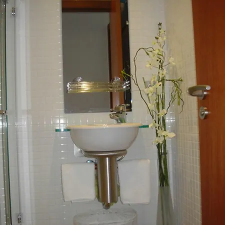 Elegance Дения
